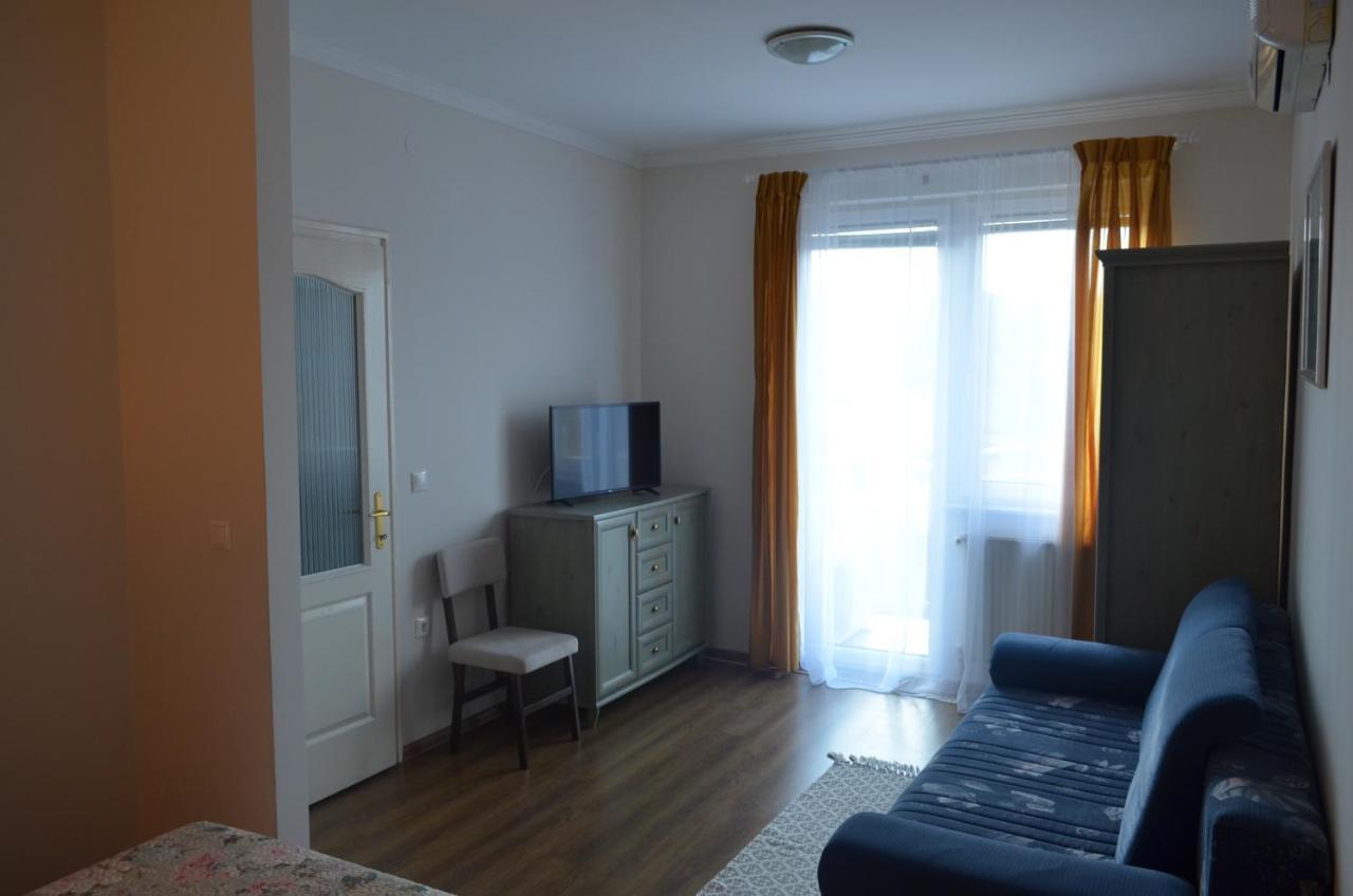 Gabi Apartman Хайдусобосло Экстерьер фото